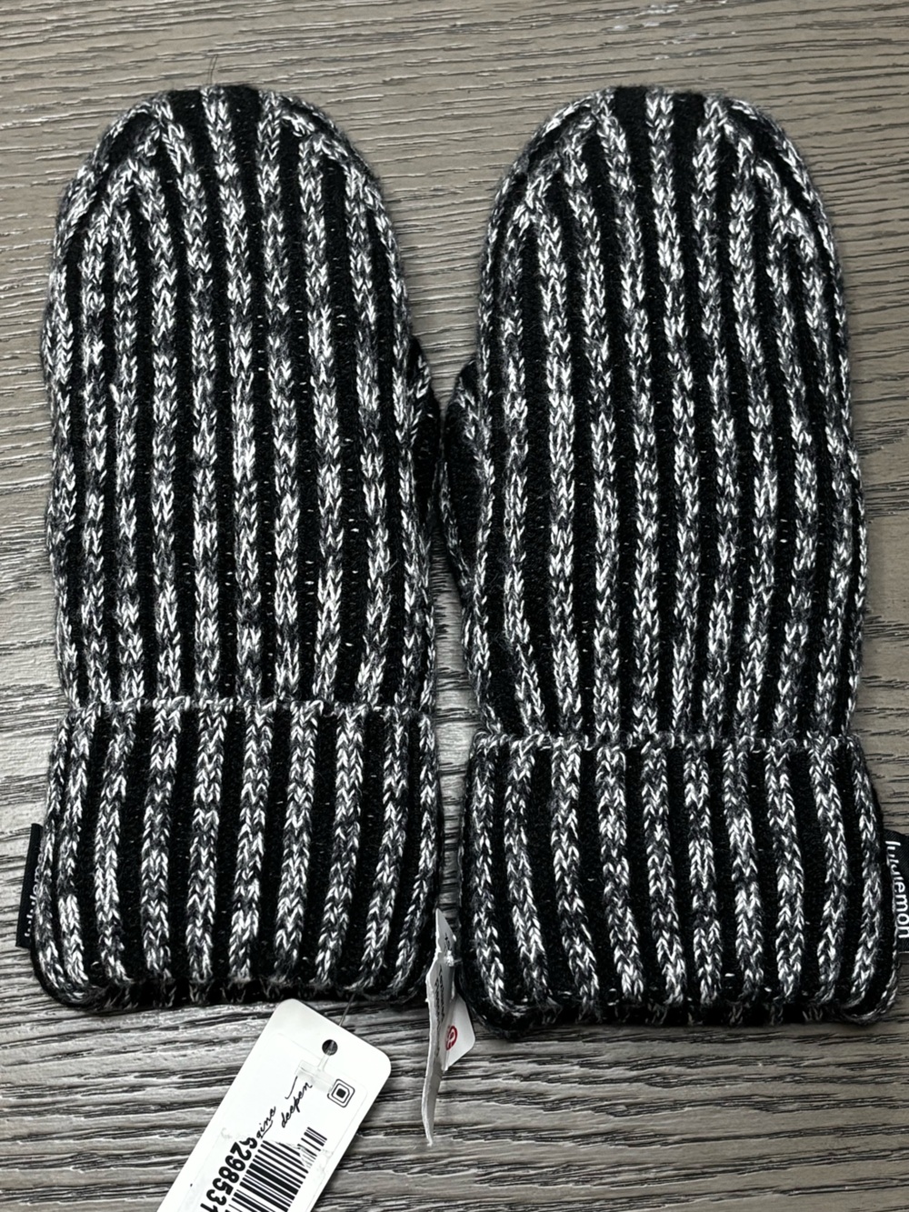 Lululemon Textured Fleece Lined Knit Mittens Black Gray Cashmere XS/S NWT